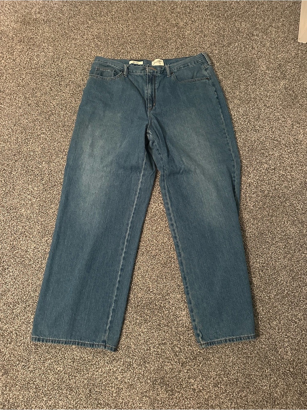 Universal Thread Relaxed Wide Leg Denim Jeans in Medium Blue
